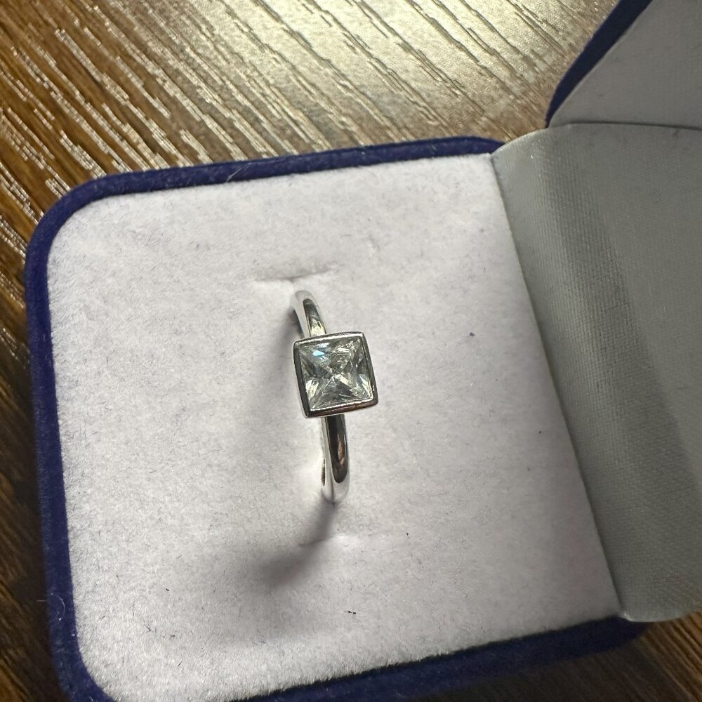 925 Sterling Silver C Z Square Design Ring Size 6, brand new, never used
